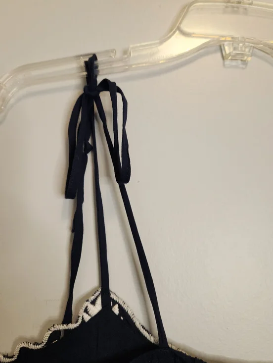 Savanna Jane Navy Floral Embroidered Tie-Strap Tank Top Size Medium NWT - Picture 9 of 11